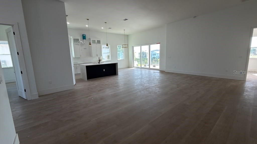 For Sale: $869,000 (4 beds, 3 baths, 2346 Square Feet)