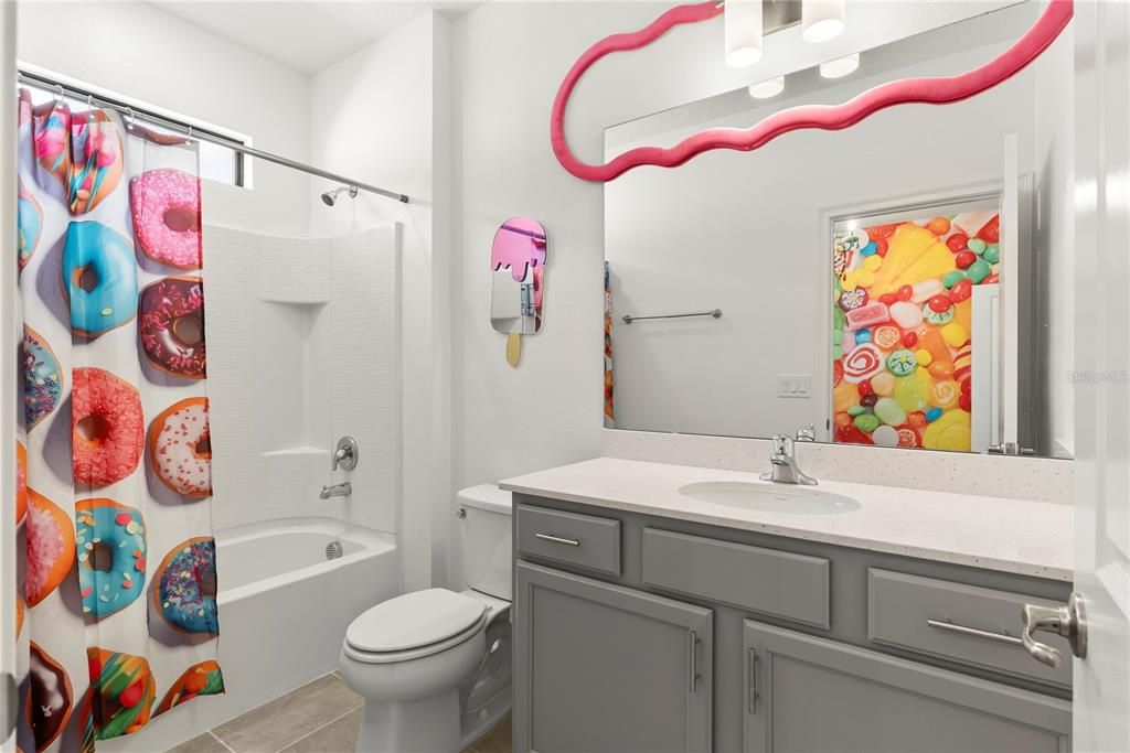En Venta: $1,625,000 (10 camas, 9 baños, 4162 Pies cuadrados)