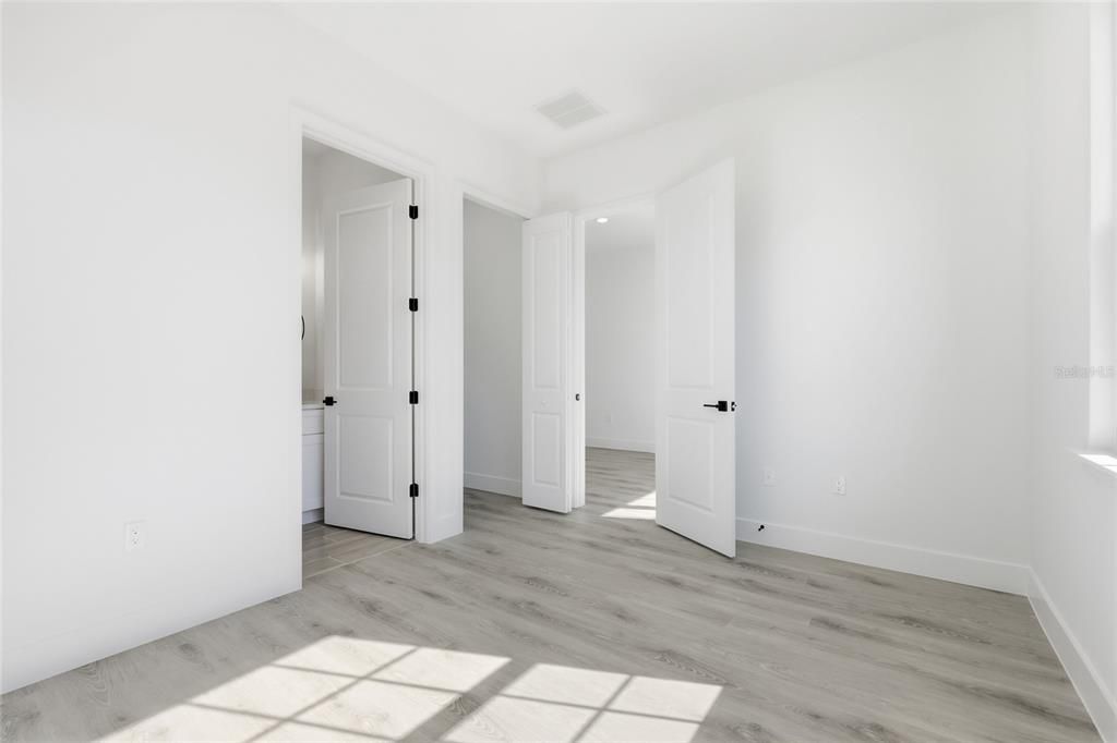 For Sale: $399,900 (4 beds, 3 baths, 2222 Square Feet)