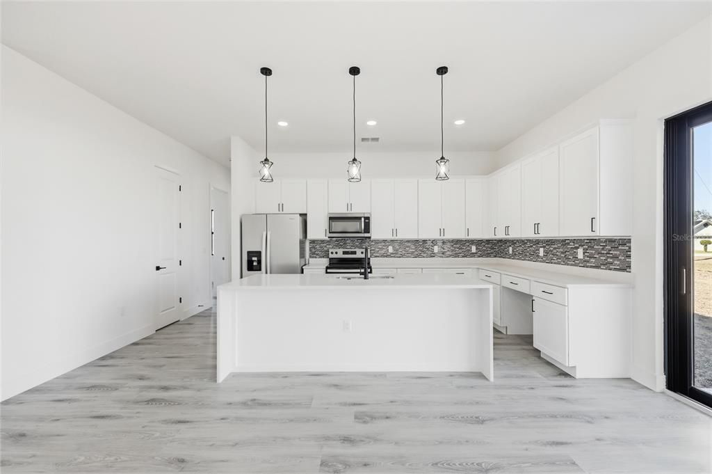 For Sale: $399,900 (4 beds, 3 baths, 2222 Square Feet)