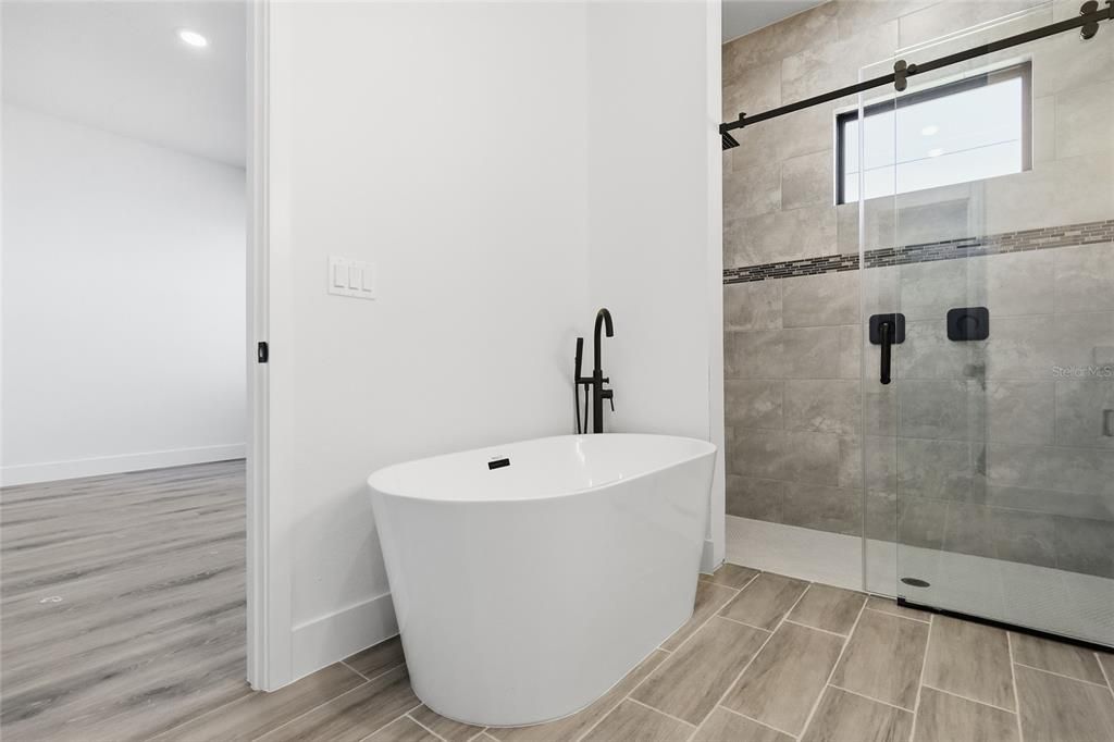 For Sale: $399,900 (4 beds, 3 baths, 2222 Square Feet)