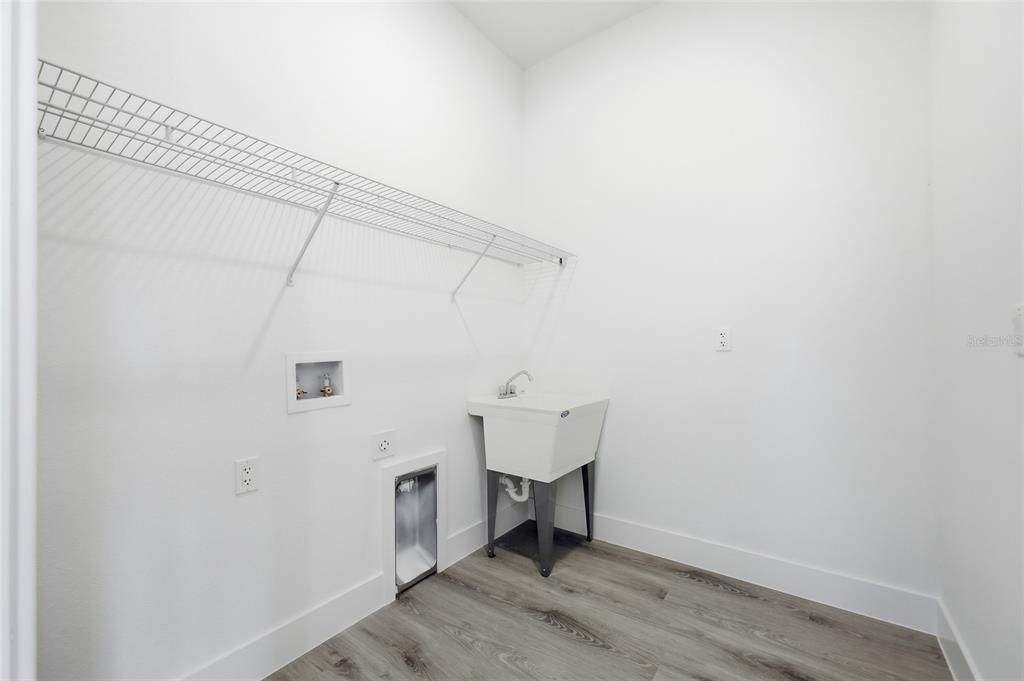For Sale: $399,900 (4 beds, 3 baths, 2222 Square Feet)