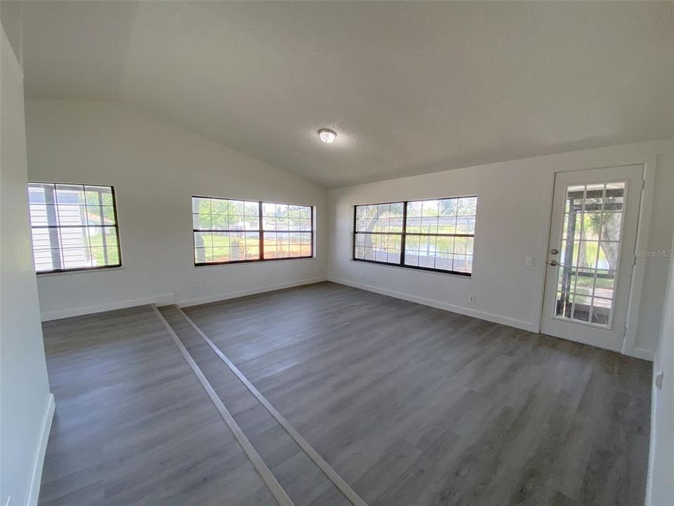 For Rent: $1,999 (2 beds, 2 baths, 760 Square Feet)