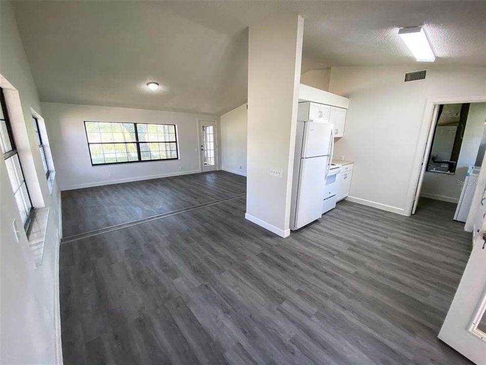For Rent: $1,999 (2 beds, 2 baths, 760 Square Feet)