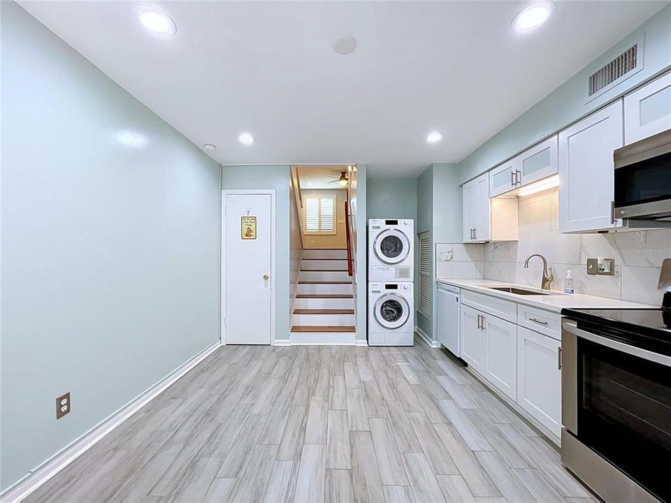 На продажу: $309,000 (2 спален, 1 ванн, 1044 Квадратных фут)