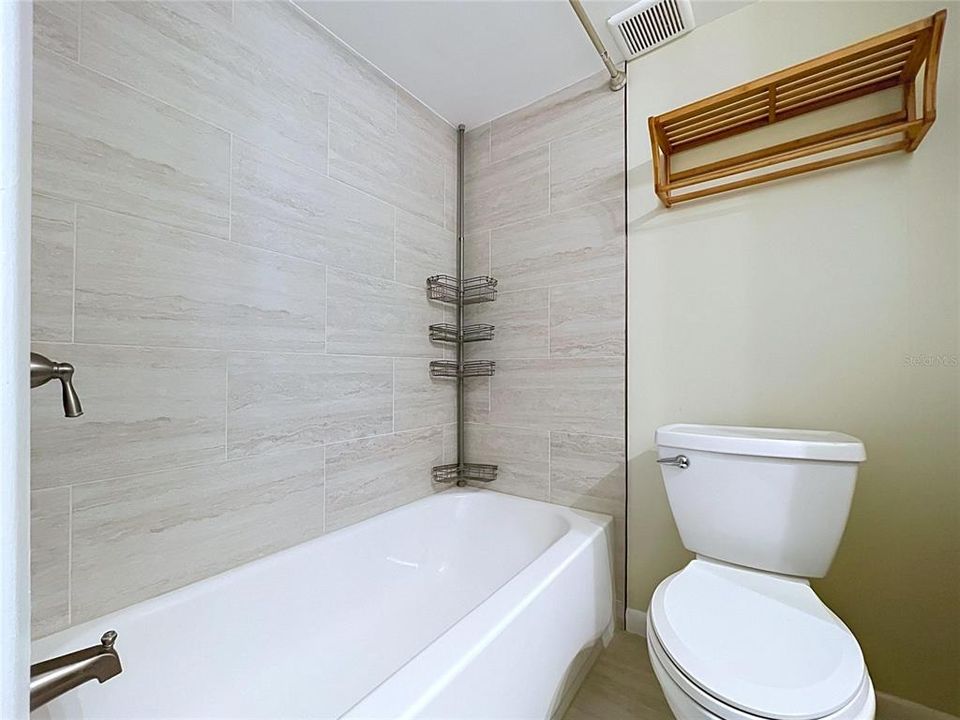 На продажу: $309,000 (2 спален, 1 ванн, 1044 Квадратных фут)