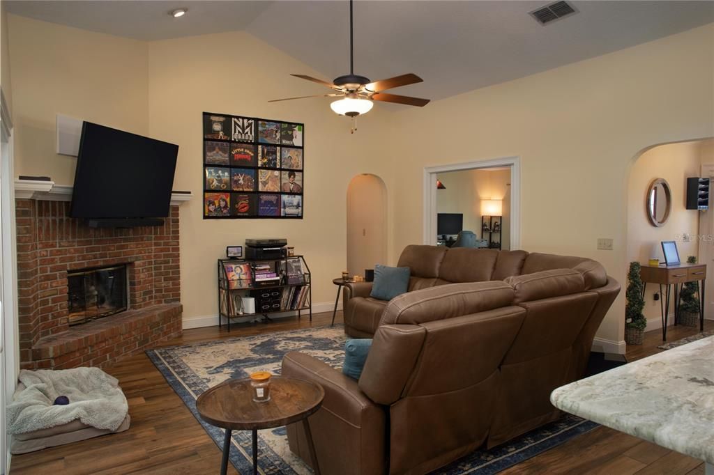 For Sale: $589,000 (4 beds, 2 baths, 2197 Square Feet)