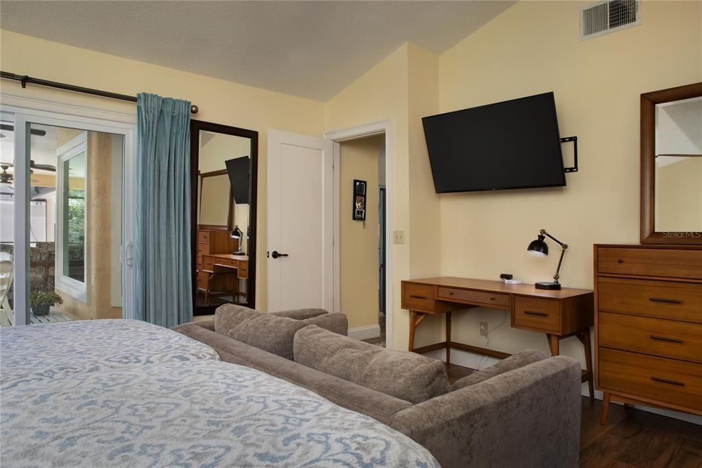 For Sale: $589,000 (4 beds, 2 baths, 2197 Square Feet)