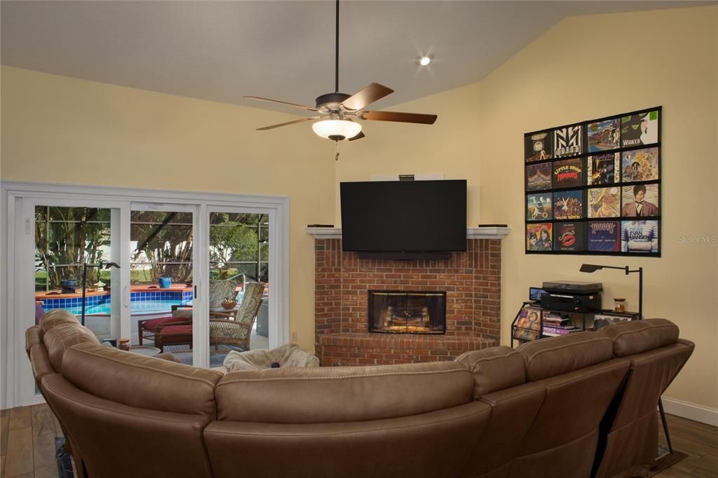For Sale: $589,000 (4 beds, 2 baths, 2197 Square Feet)