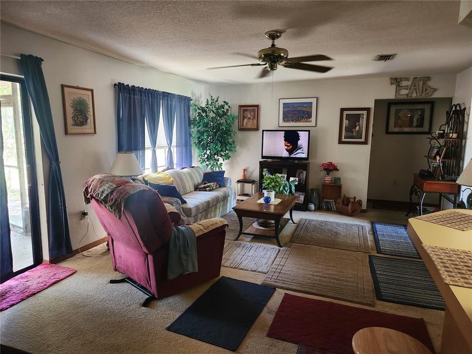 For Sale: $239,000 (3 beds, 2 baths, 1340 Square Feet)