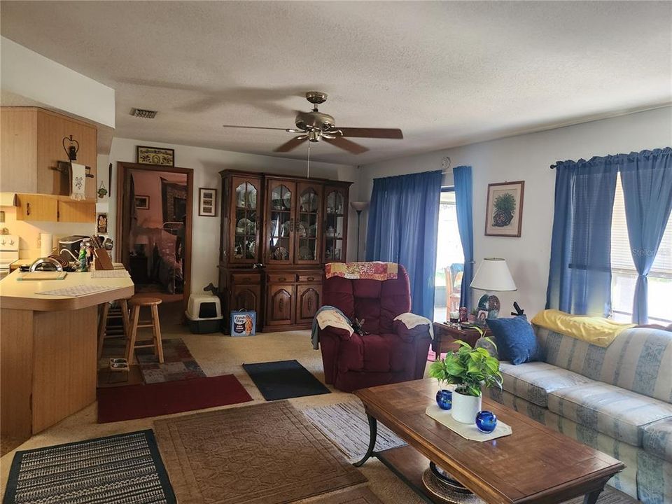 For Sale: $239,000 (3 beds, 2 baths, 1340 Square Feet)