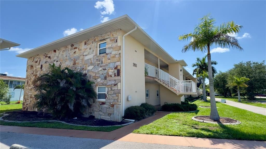 En Venta: $99,700 (2 camas, 2 baños, 1120 Pies cuadrados)