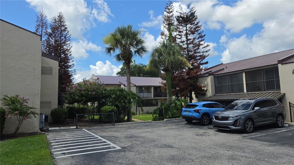 For Rent: $1,400 (2 beds, 2 baths, 955 Square Feet)