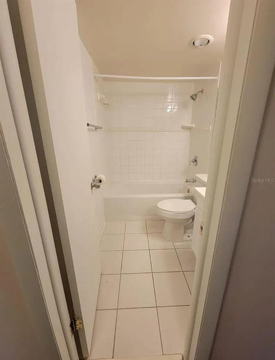 For Rent: $1,400 (2 beds, 2 baths, 955 Square Feet)