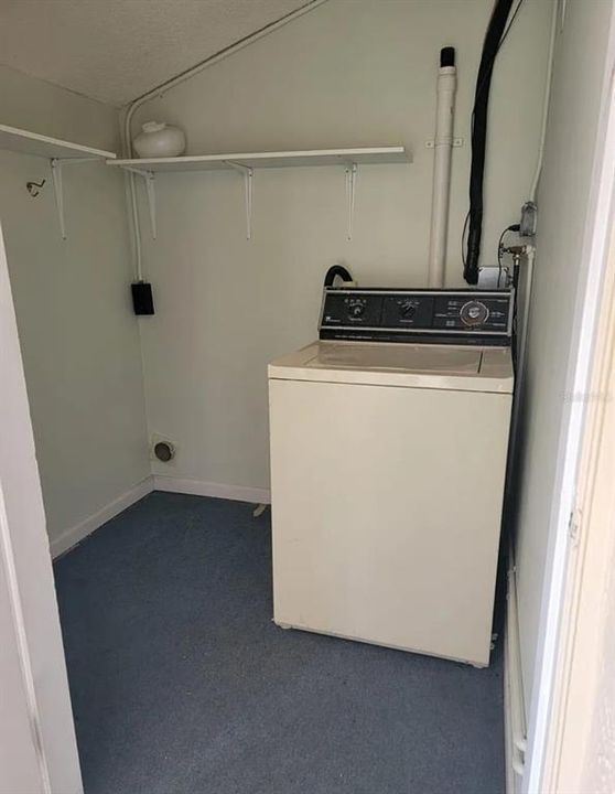For Rent: $1,400 (2 beds, 2 baths, 955 Square Feet)