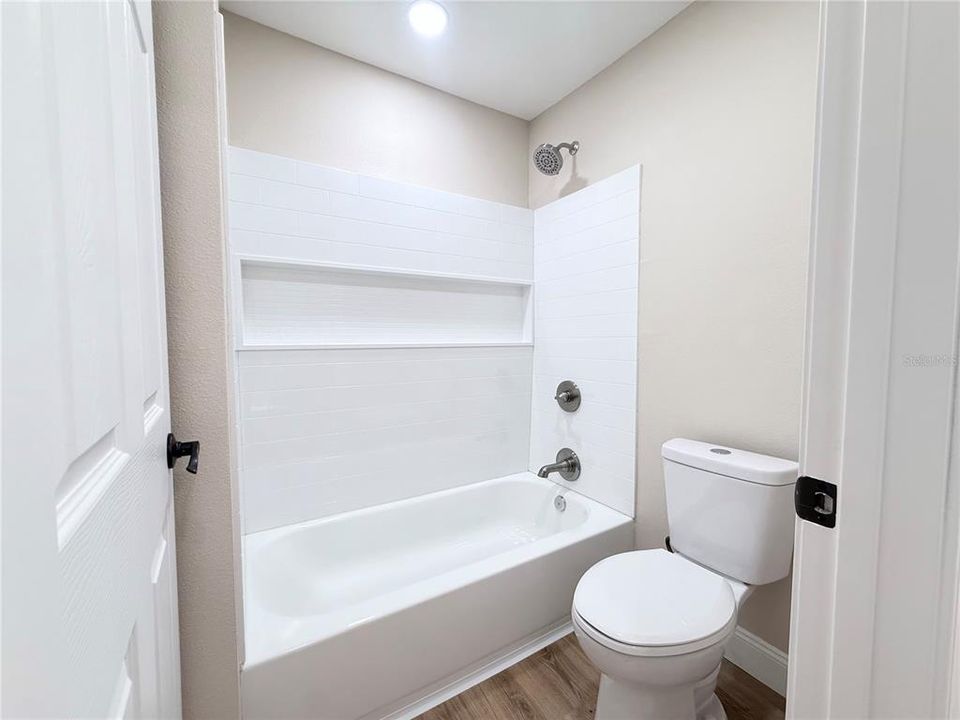 На продажу: $325,000 (3 спален, 2 ванн, 1275 Квадратных фут)