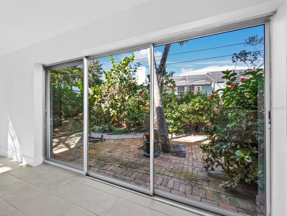For Sale: $859,000 (3 beds, 2 baths, 2172 Square Feet)