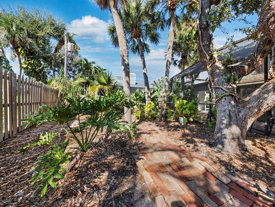 For Sale: $859,000 (3 beds, 2 baths, 2172 Square Feet)