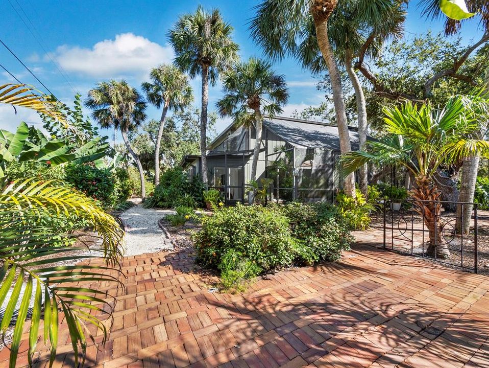 For Sale: $859,000 (3 beds, 2 baths, 2172 Square Feet)