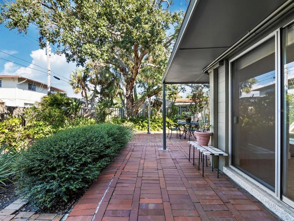 For Sale: $859,000 (3 beds, 2 baths, 2172 Square Feet)