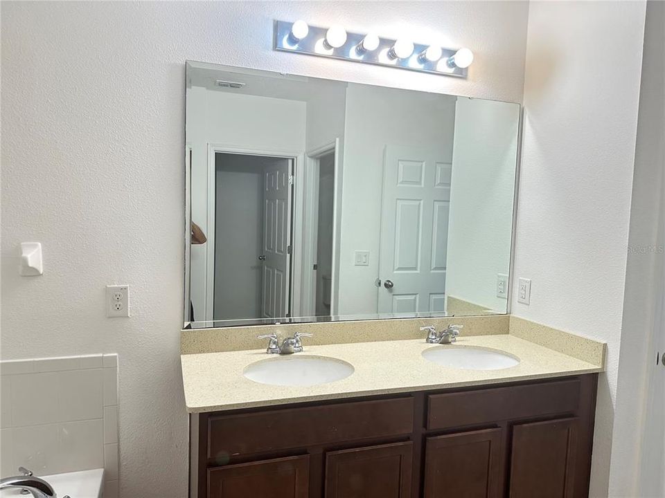 En Renta: $2,260 (4 camas, 2 baños, 1932 Pies cuadrados)