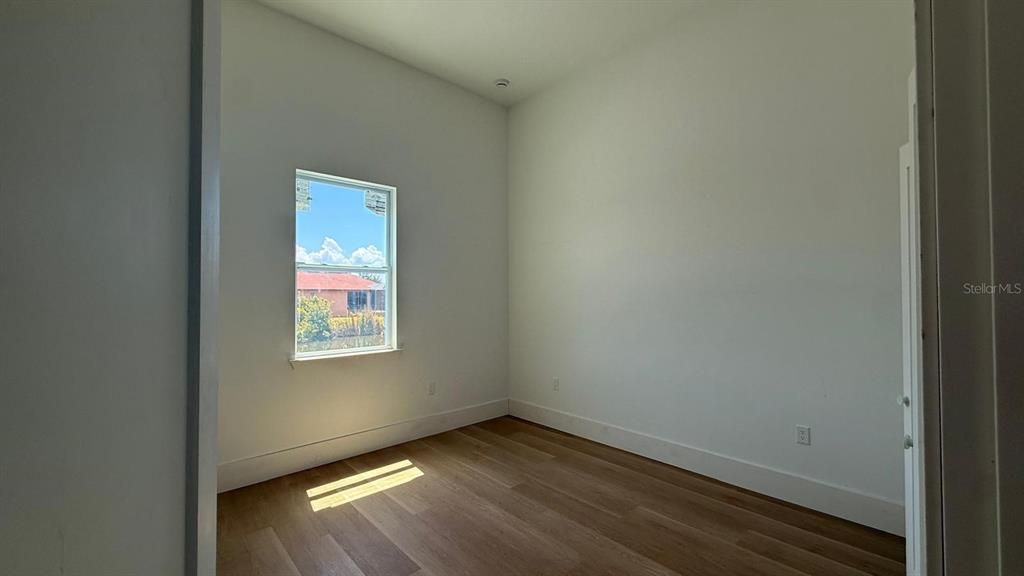 For Sale: $729,000 (4 beds, 2 baths, 1963 Square Feet)