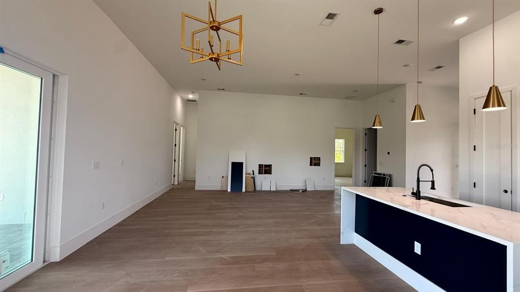 For Sale: $729,000 (4 beds, 2 baths, 1963 Square Feet)