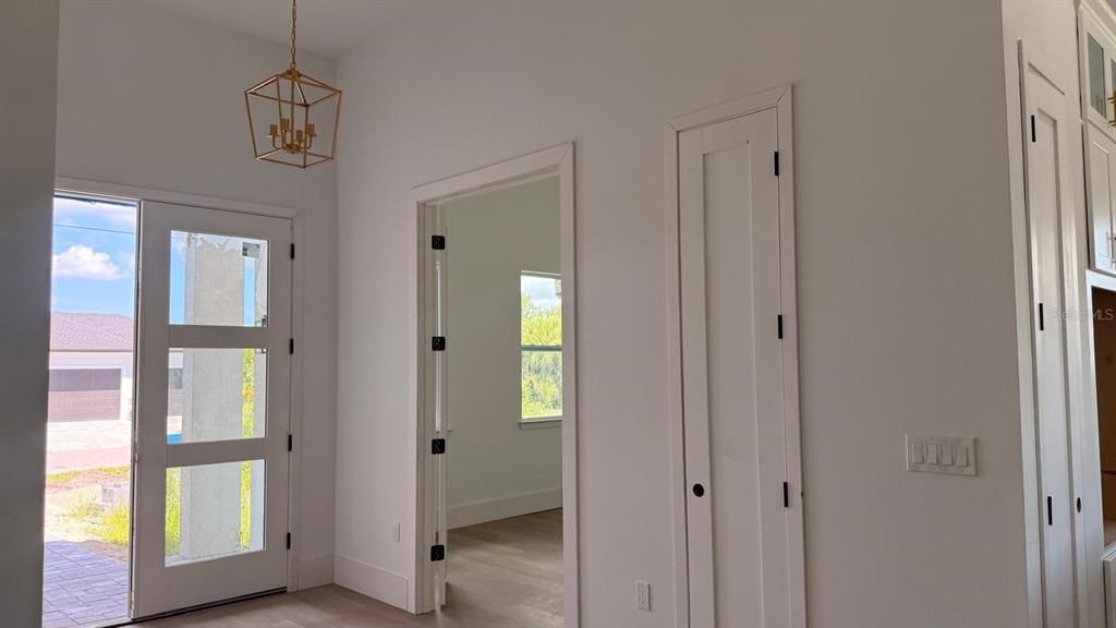 For Sale: $729,000 (4 beds, 2 baths, 1963 Square Feet)