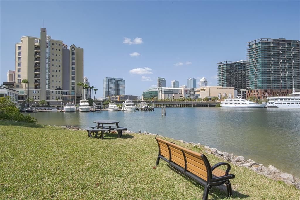 Active With Contract: $3,200 (2 beds, 2 baths, 1183 Square Feet)