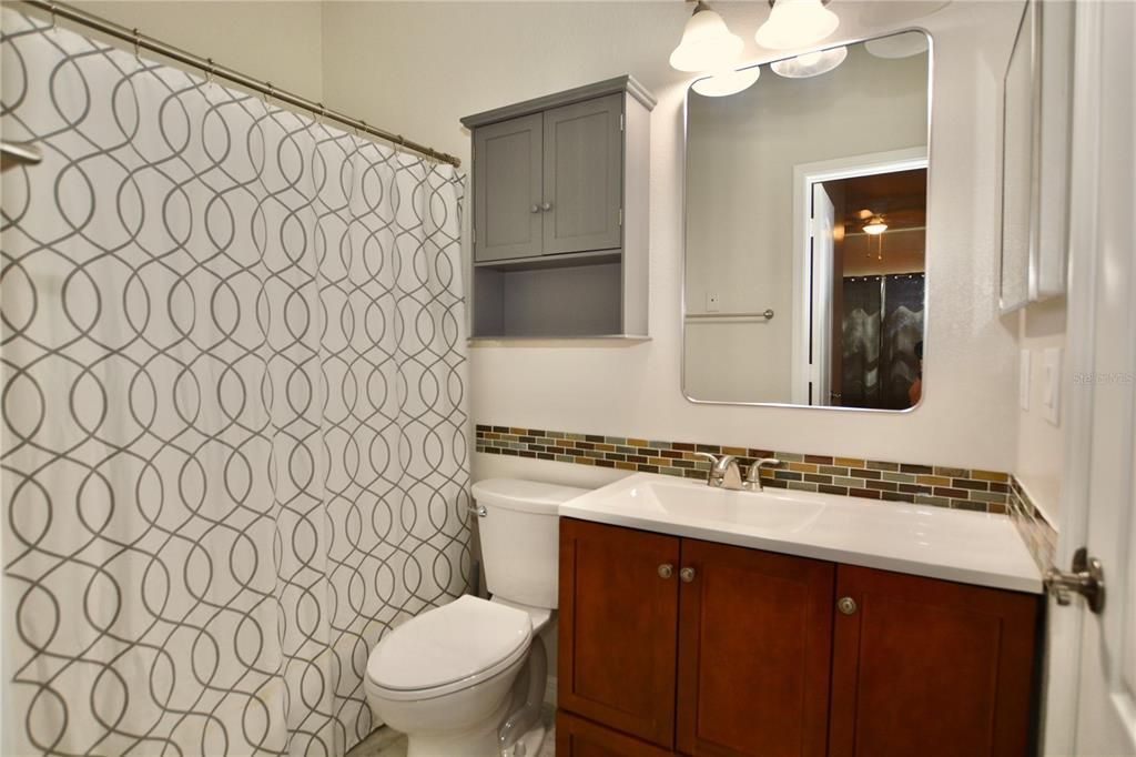 Active With Contract: $3,200 (2 beds, 2 baths, 1183 Square Feet)