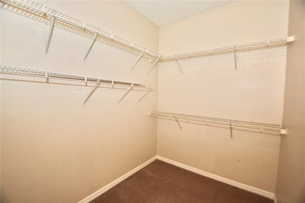 Active With Contract: $3,200 (2 beds, 2 baths, 1183 Square Feet)