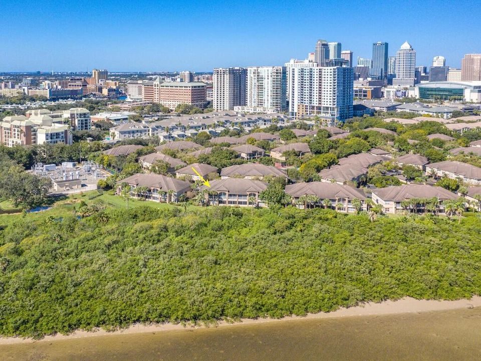 Active With Contract: $3,200 (2 beds, 2 baths, 1183 Square Feet)