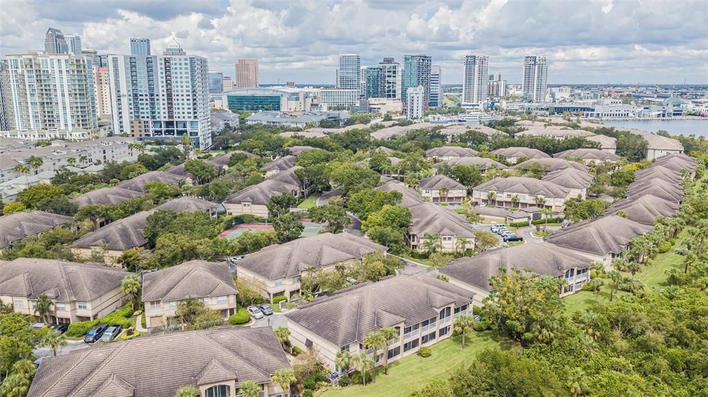 Active With Contract: $3,200 (2 beds, 2 baths, 1183 Square Feet)