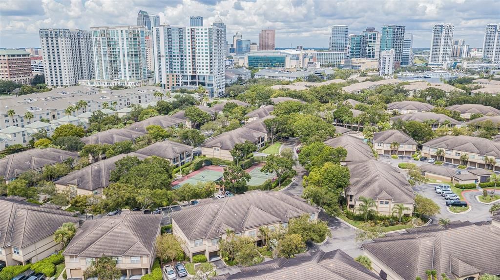 Active With Contract: $3,200 (2 beds, 2 baths, 1183 Square Feet)