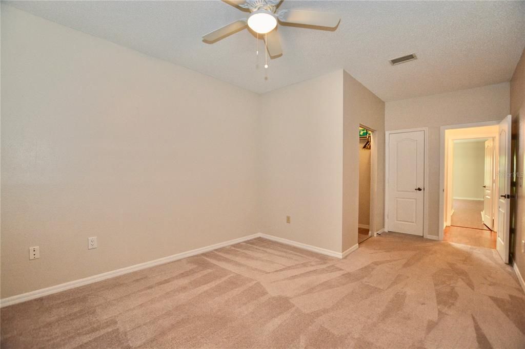 Active With Contract: $3,200 (2 beds, 2 baths, 1183 Square Feet)
