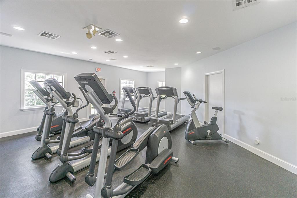 Active With Contract: $3,200 (2 beds, 2 baths, 1183 Square Feet)