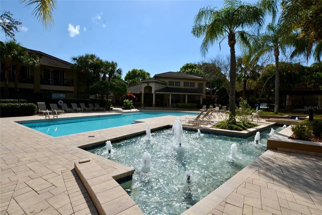 Active With Contract: $3,200 (2 beds, 2 baths, 1183 Square Feet)
