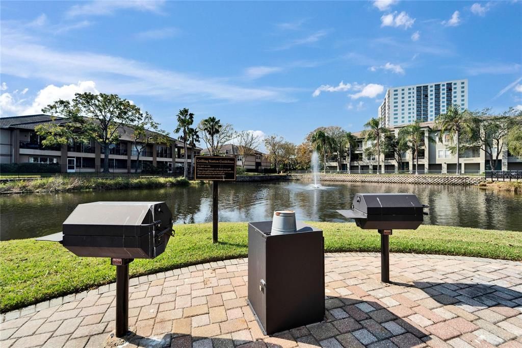 Active With Contract: $3,200 (2 beds, 2 baths, 1183 Square Feet)