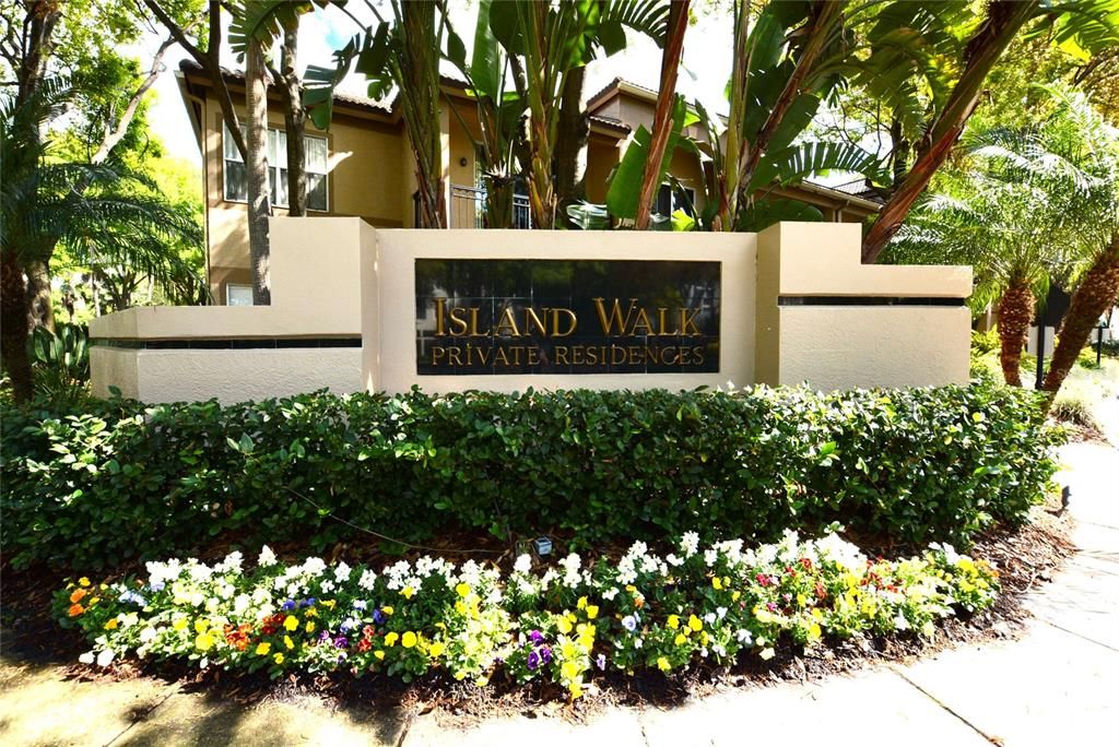 Active With Contract: $3,200 (2 beds, 2 baths, 1183 Square Feet)