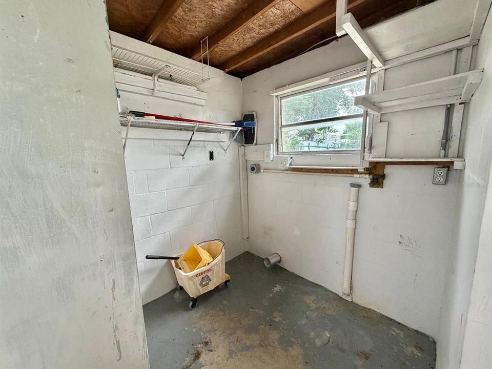 В аренду: $1,650 (2 спален, 1 ванн, 900 Квадратных фут)