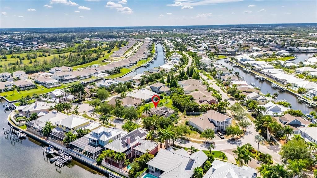 На продажу: $825,000 (4 спален, 4 ванн, 3848 Квадратных фут)