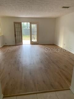 For Rent: $1,800 (3 beds, 2 baths, 1398 Square Feet)