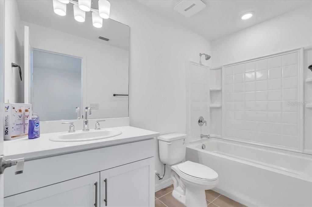 For Rent: $1,800 (2 beds, 2 baths, 1120 Square Feet)
