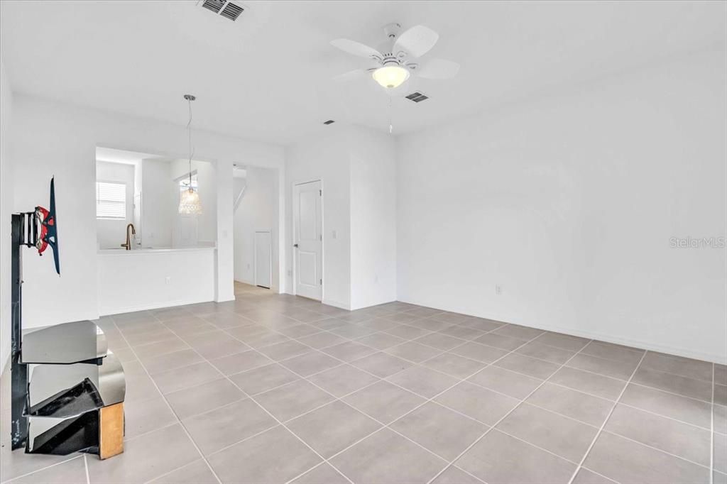 For Rent: $1,800 (2 beds, 2 baths, 1120 Square Feet)