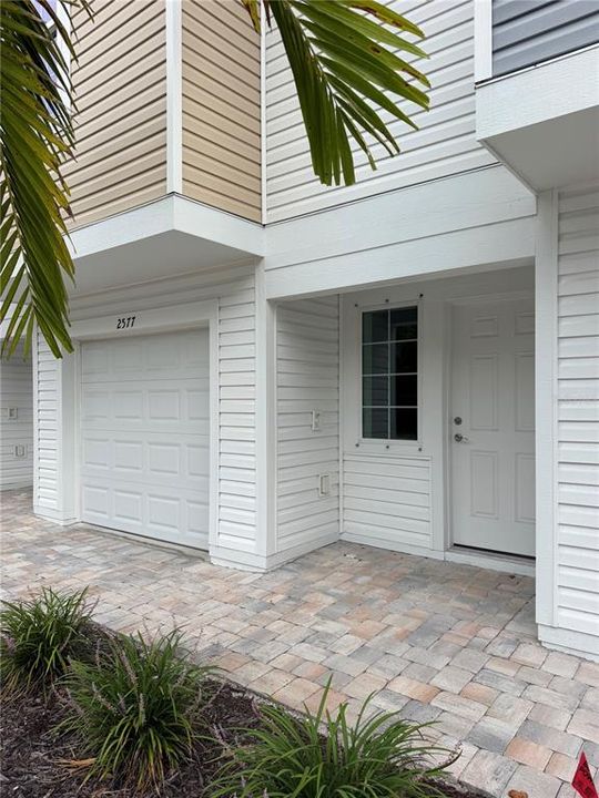 For Sale: $189,900 (2 beds, 2 baths, 1100 Square Feet)