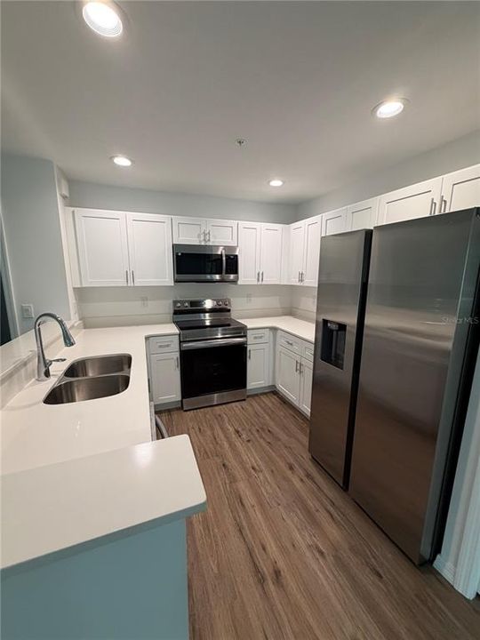 For Sale: $189,900 (2 beds, 2 baths, 1100 Square Feet)