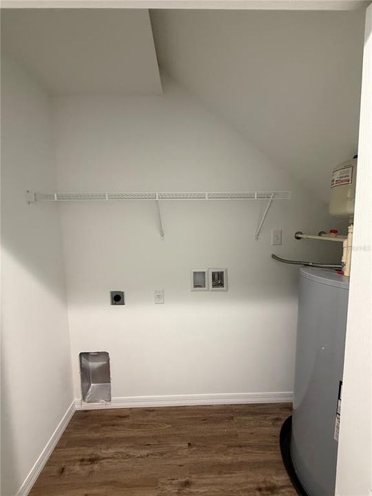 For Sale: $189,900 (2 beds, 2 baths, 1100 Square Feet)