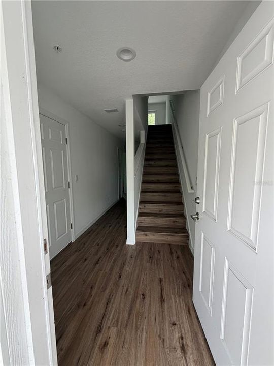 For Sale: $189,900 (2 beds, 2 baths, 1100 Square Feet)