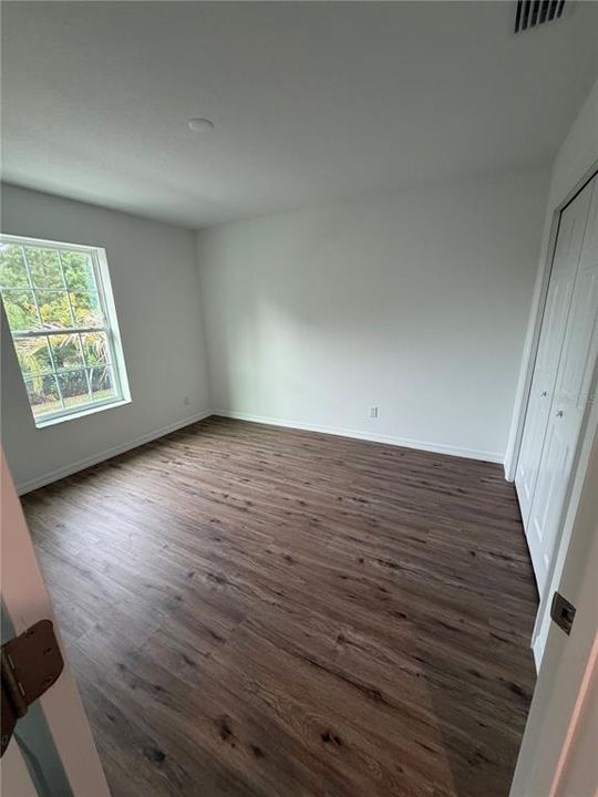 For Sale: $189,900 (2 beds, 2 baths, 1100 Square Feet)