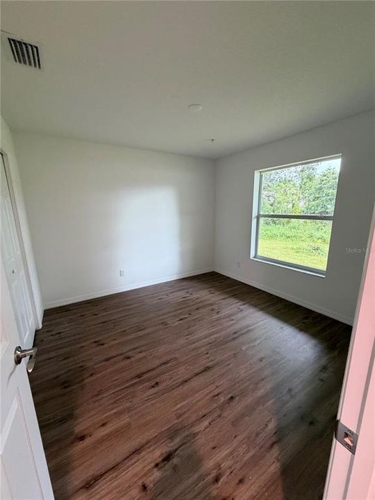 For Sale: $189,900 (2 beds, 2 baths, 1100 Square Feet)